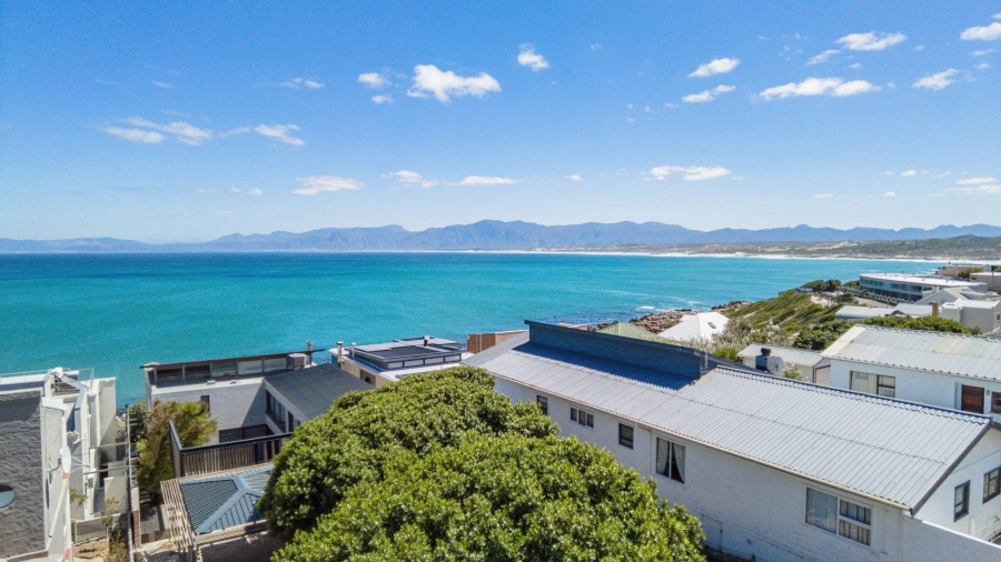 4 Bedroom Property for Sale in De Kelders Western Cape